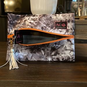 NWT Medium Makeup Junkie Bag